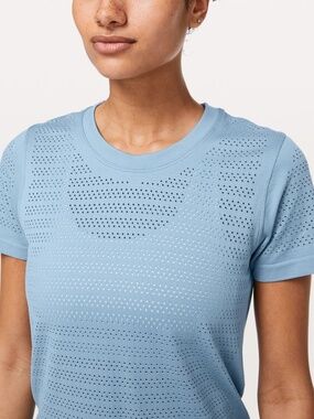 Lululemon Breeze By Short Sleeve Shirt | Breezy Blue | Size 6